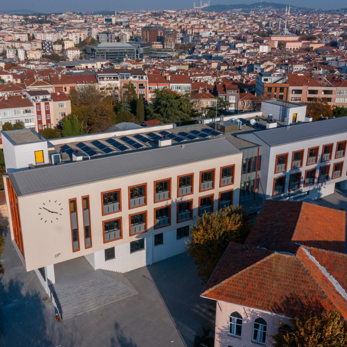 BURHAN FELEK ANADOLU LİSESİ