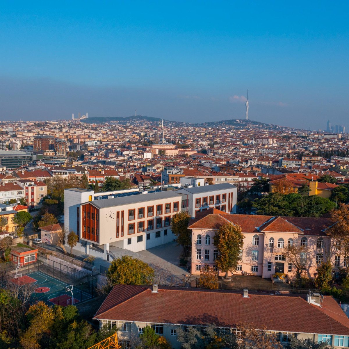 BURHAN FELEK ANADOLU LİSESİ