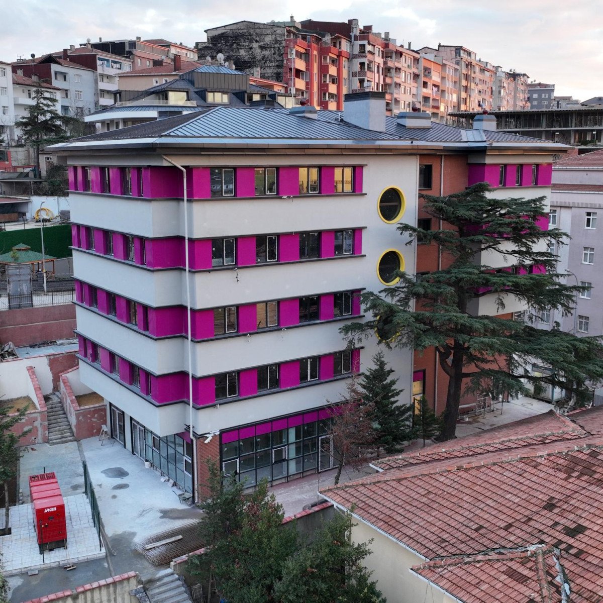 BURHANİYE İLKOKULU