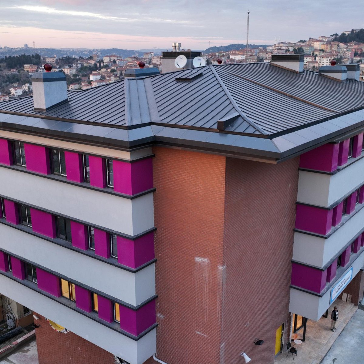 BURHANİYE İLKOKULU