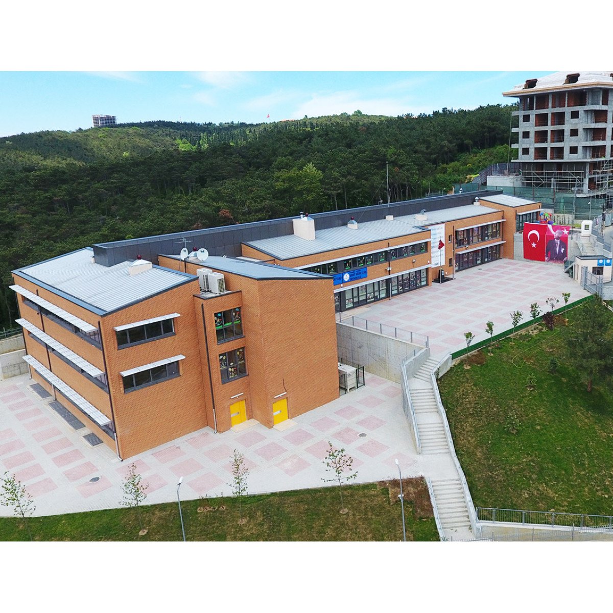 Sarıyer Hürriyet İlkokulu ve Ortaokulu