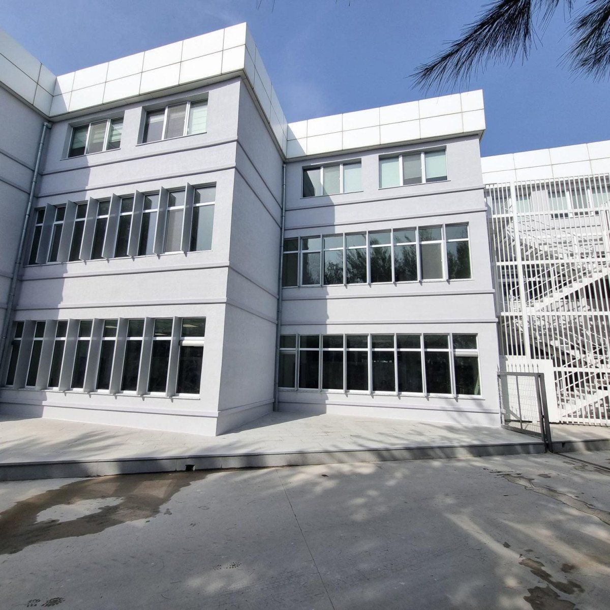 İZMİR BAKIRÇAY ÜNİVERSİTESİ