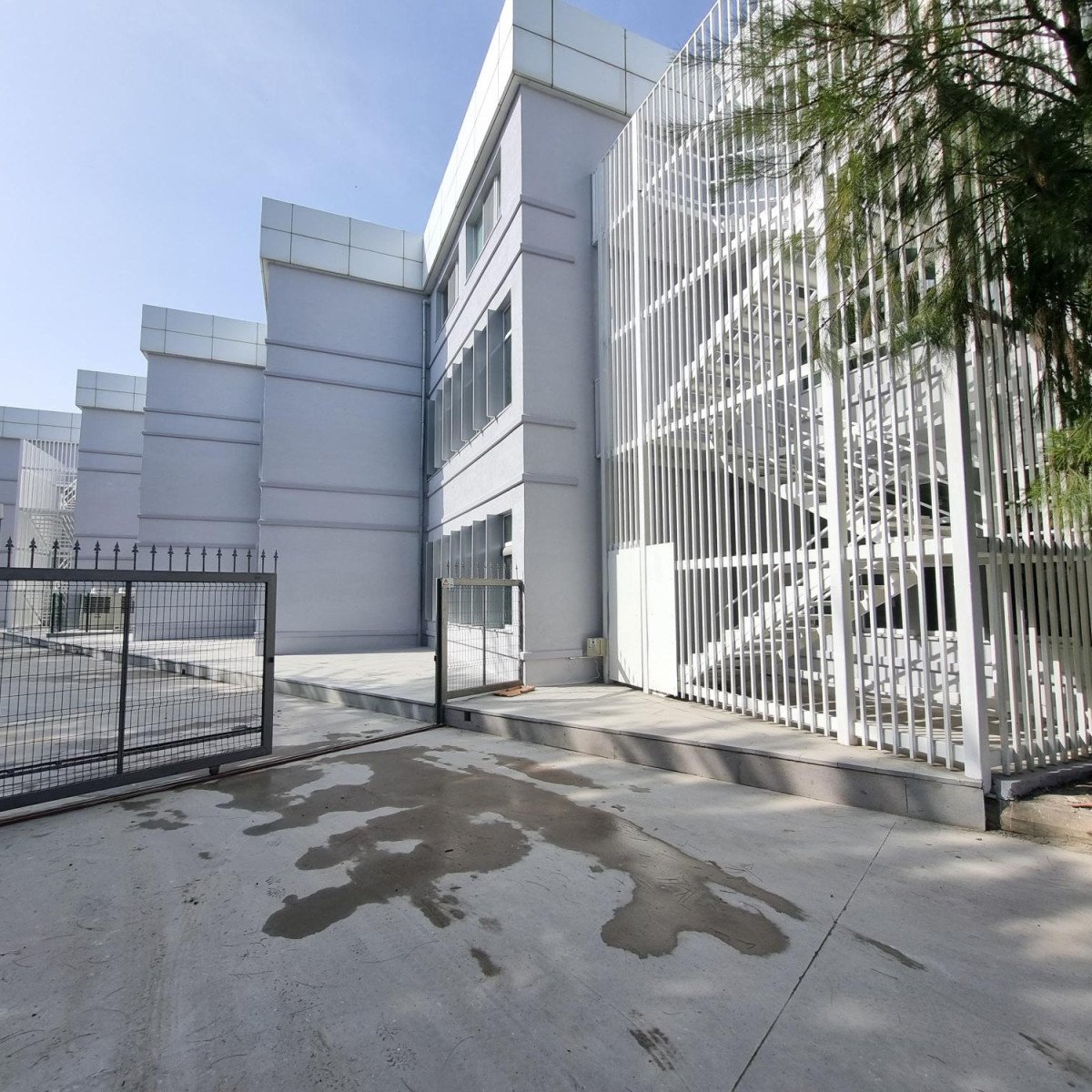 İZMİR BAKIRÇAY ÜNİVERSİTESİ