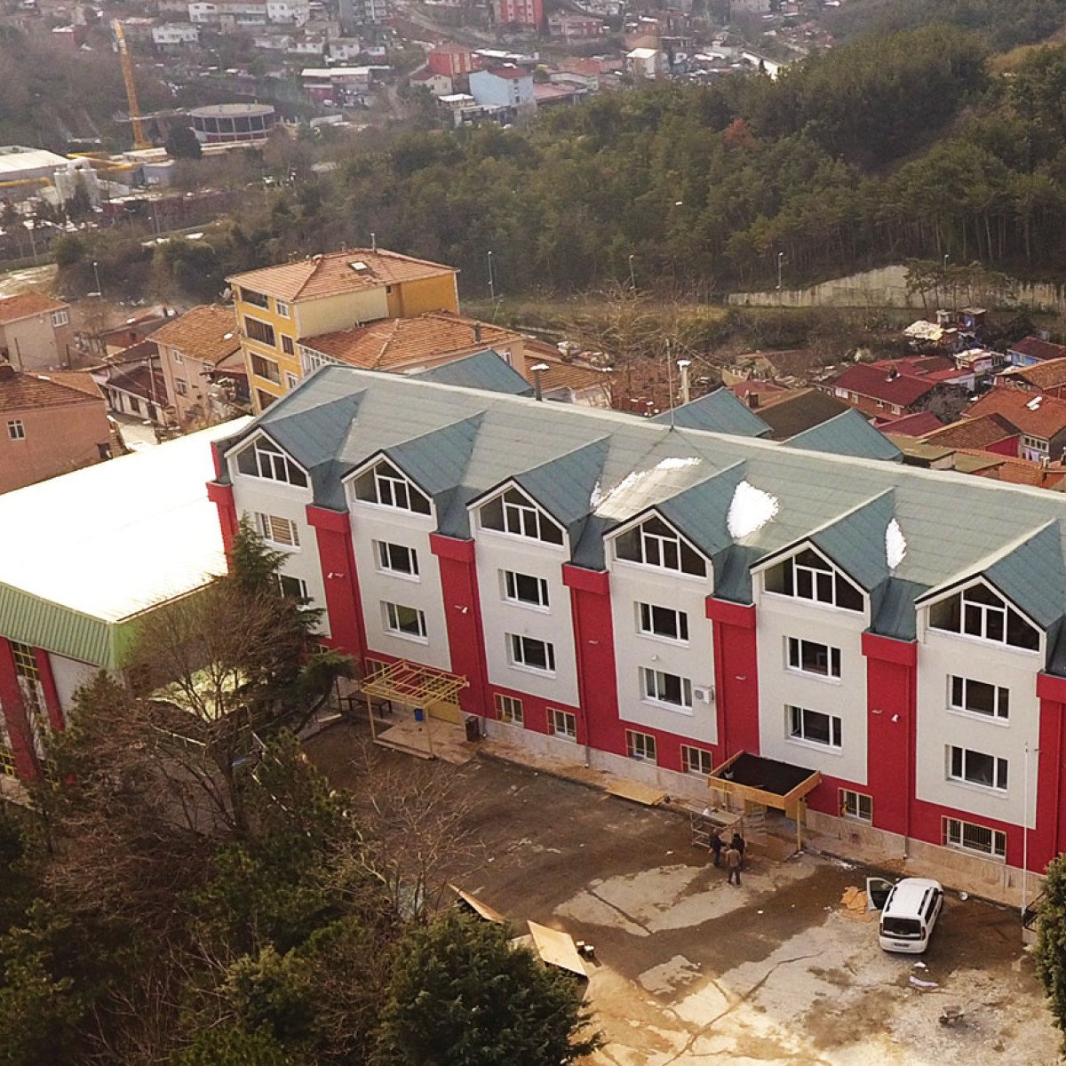 Tuncay Artun İ.M.K.B. Doğanevler İlkokulu