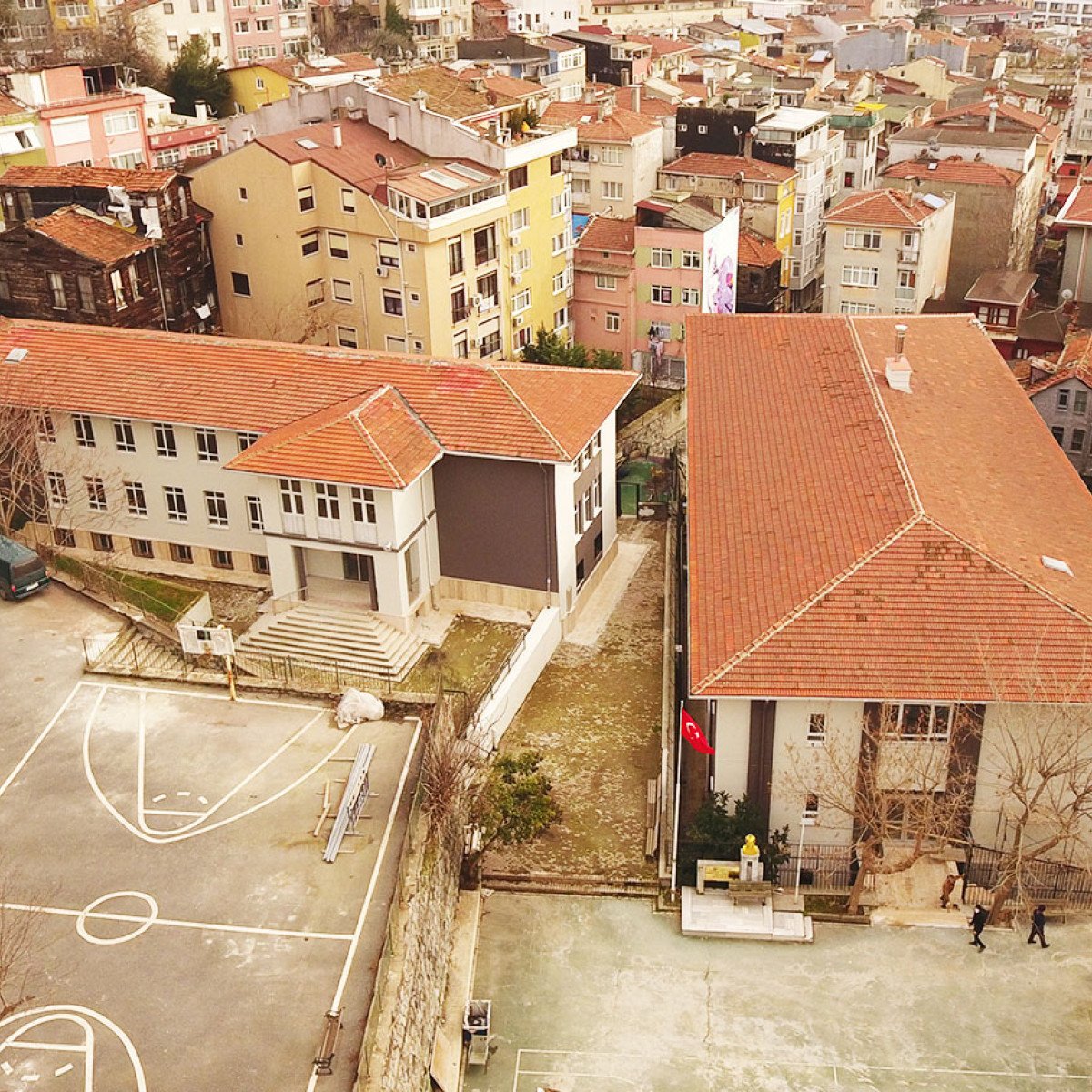 Büyük Esma Sultan Ortaokulu