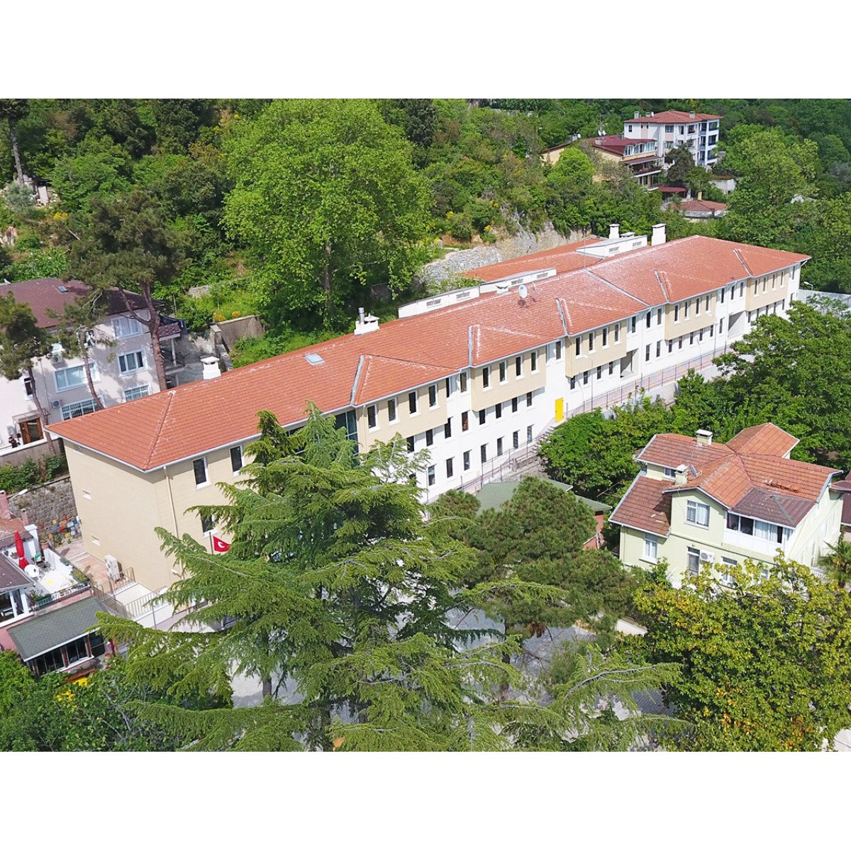 Beykoz İshakağa İlkokulu ve Ortaokulu