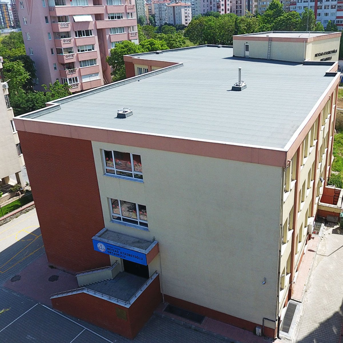 Nevzad Ayasbeyoğlu İlköğretim Okulu