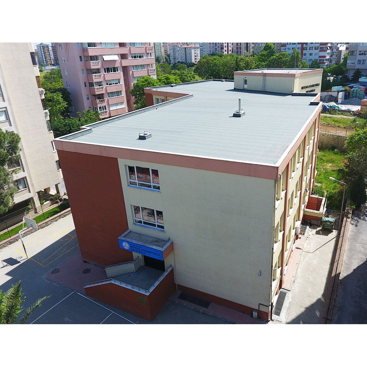 Nevzad Ayasbeyoğlu İlköğretim Okulu